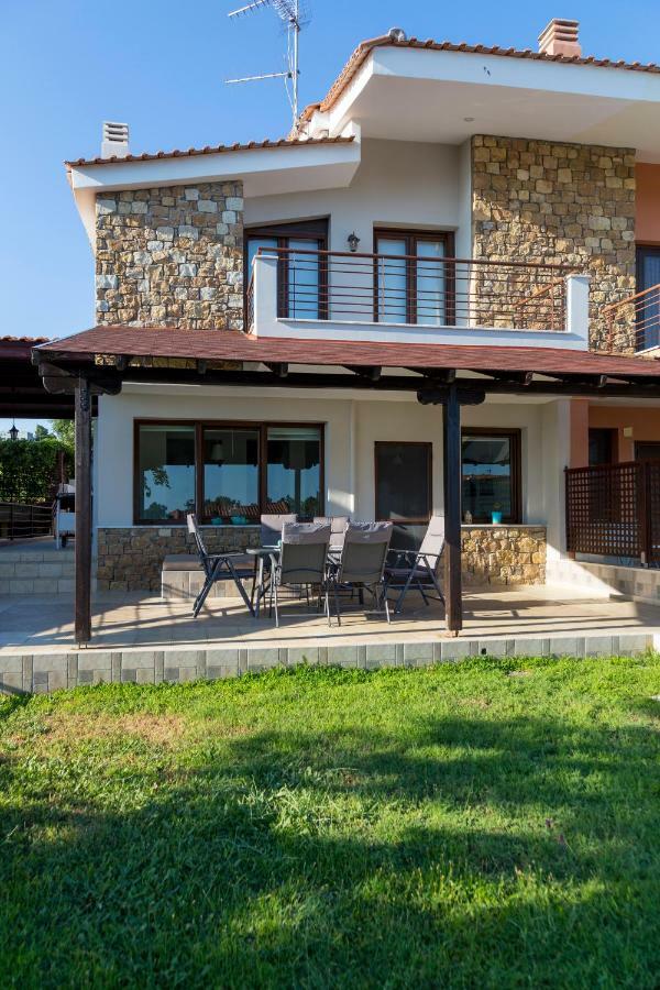 Villa Kristin 2 - 2Min Walk To Great Sandy, Shallow Beach Nikiti  Exteriör bild